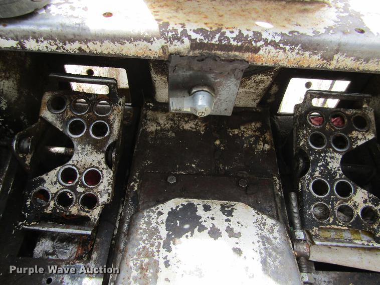 image for item DE6756 1987 Bobcat 843 skid steer