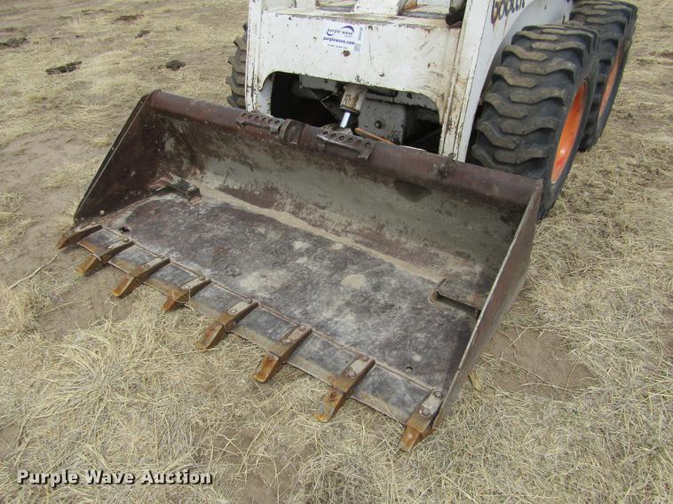 image for item DE6756 1987 Bobcat 843 skid steer