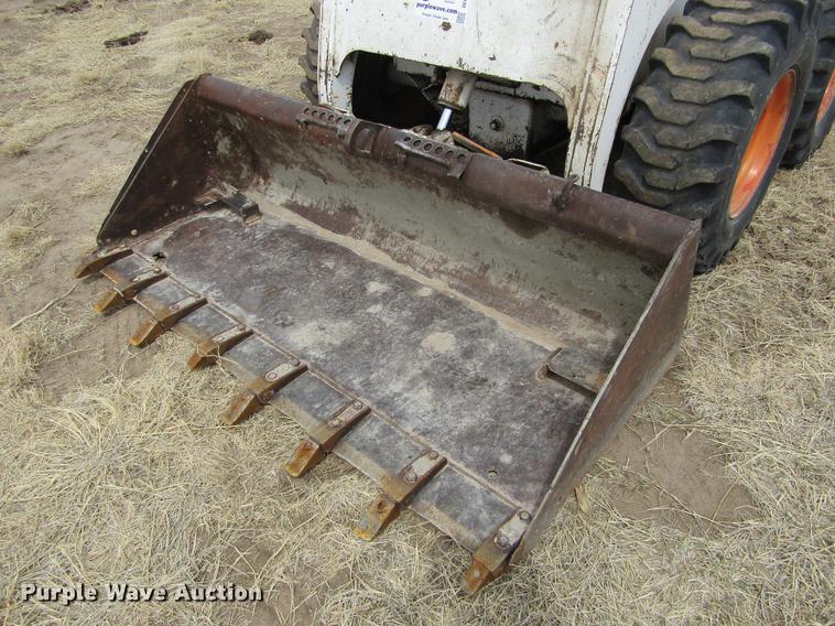 image for item DE6756 1987 Bobcat 843 skid steer