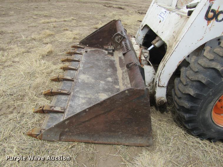image for item DE6756 1987 Bobcat 843 skid steer