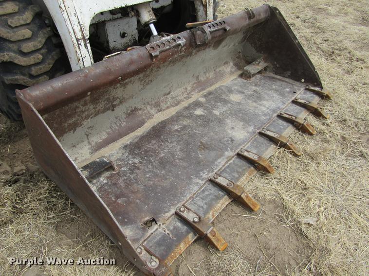 image for item DE6756 1987 Bobcat 843 skid steer