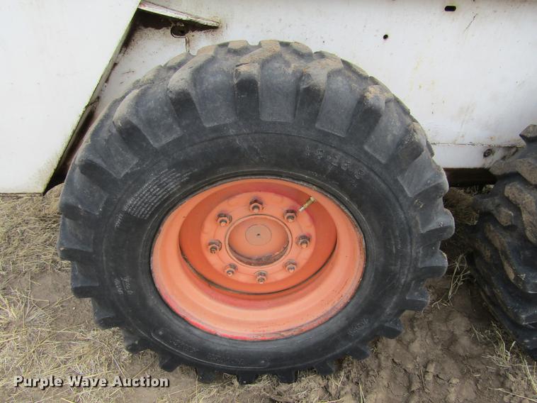 image for item DE6756 1987 Bobcat 843 skid steer