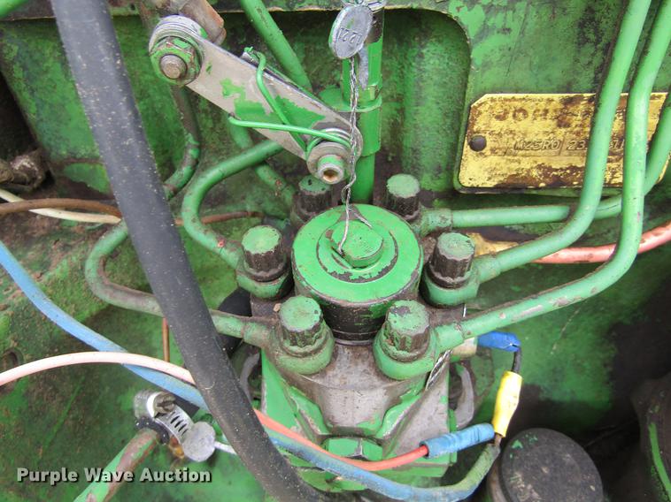 image for item DE6760 John Deere 4520 tractor