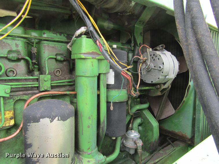 image for item DE6760 John Deere 4520 tractor