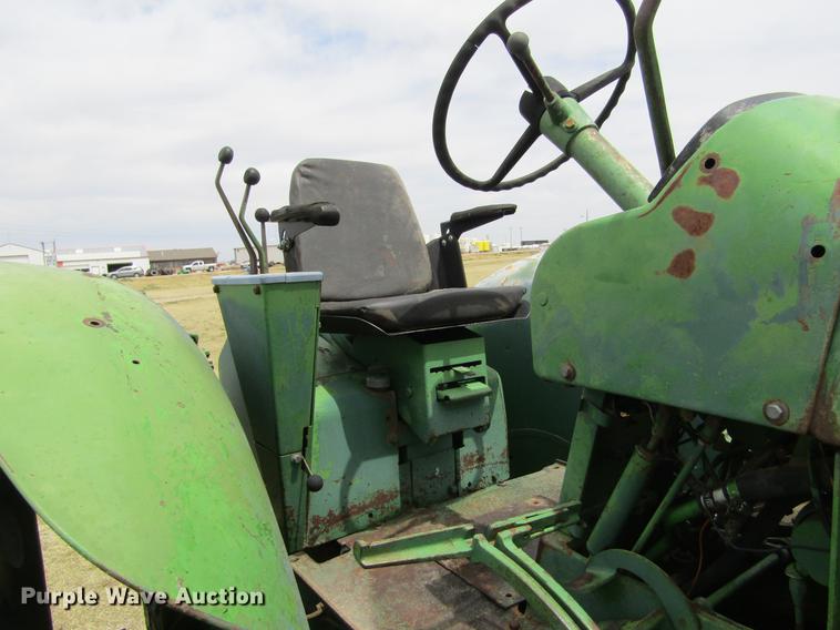 image for item DE6760 John Deere 4520 tractor