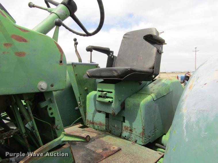 image for item DE6760 John Deere 4520 tractor