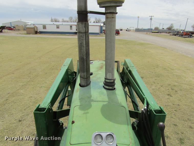 image for item DE6760 John Deere 4520 tractor