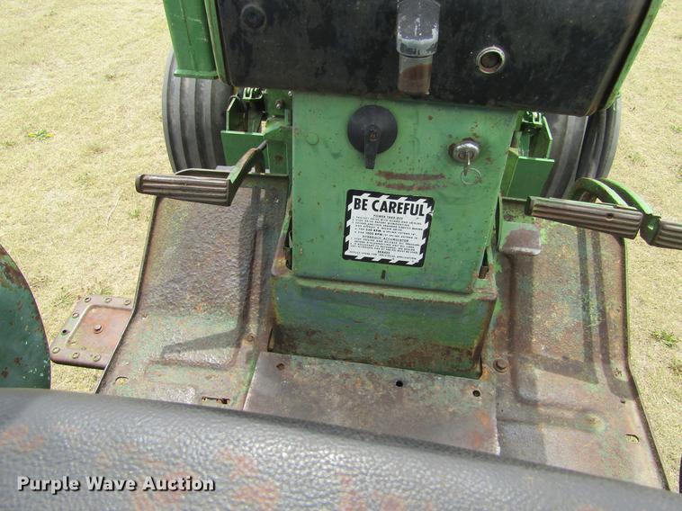 image for item DE6760 John Deere 4520 tractor