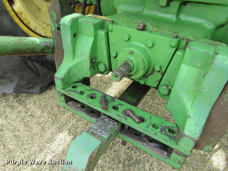 image for item DE6760 John Deere 4520 tractor