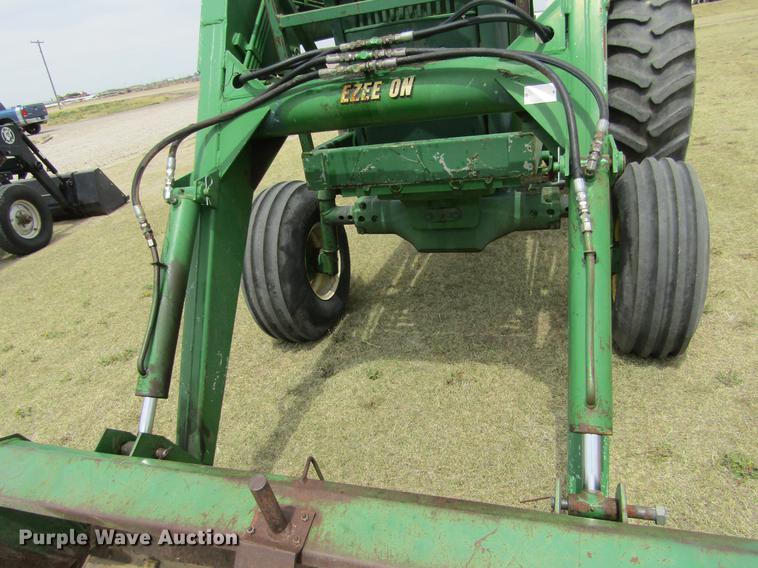 image for item DE6760 John Deere 4520 tractor