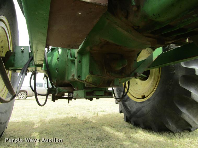 image for item DE6760 John Deere 4520 tractor