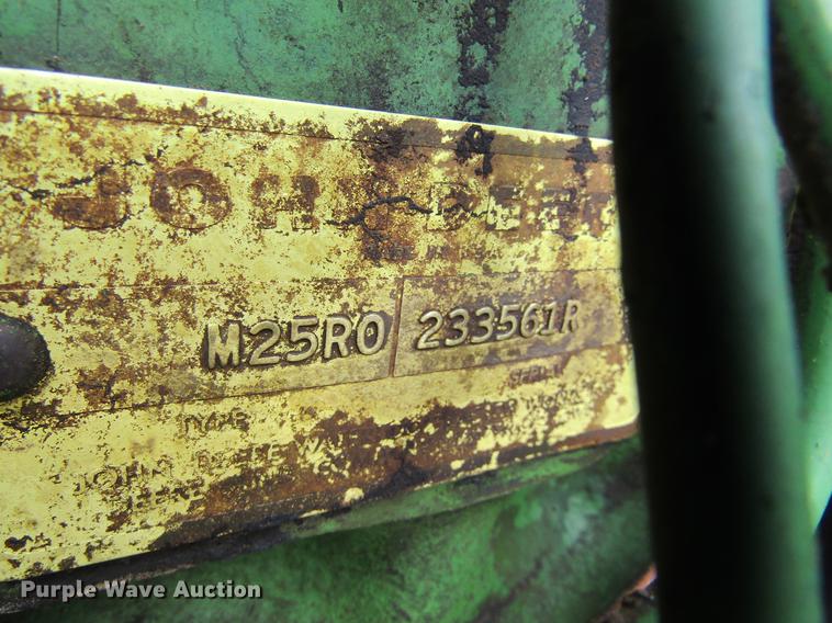 image for item DE6760 John Deere 4520 tractor