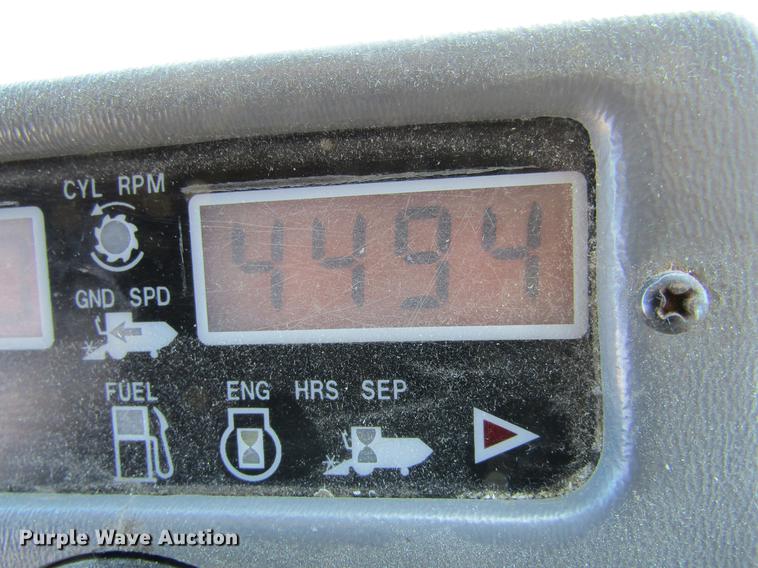 image for item DE6765 1995 Gleaner R62 combine