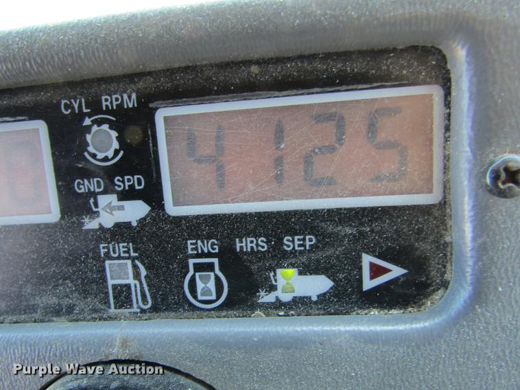 image for item DE6765 1995 Gleaner R62 combine