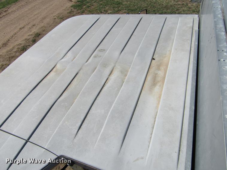 image for item DE6765 1995 Gleaner R62 combine