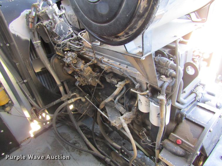 image for item DE6765 1995 Gleaner R62 combine