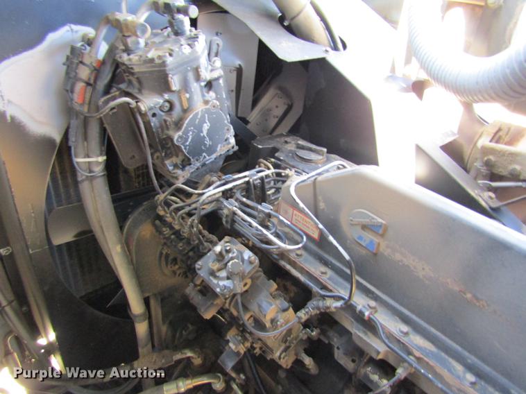 image for item DE6765 1995 Gleaner R62 combine