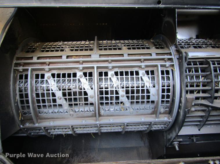 image for item DE6765 1995 Gleaner R62 combine