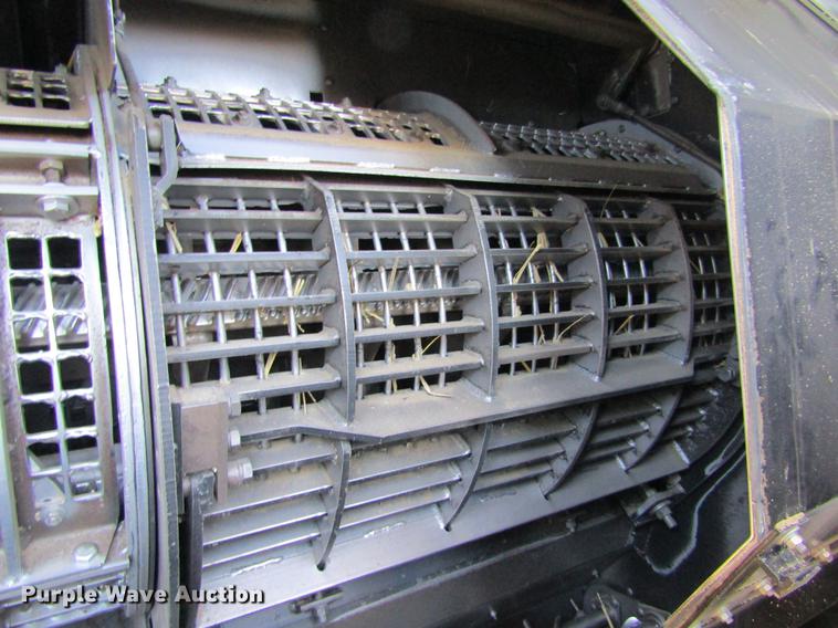 image for item DE6765 1995 Gleaner R62 combine