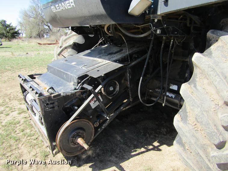 image for item DE6765 1995 Gleaner R62 combine