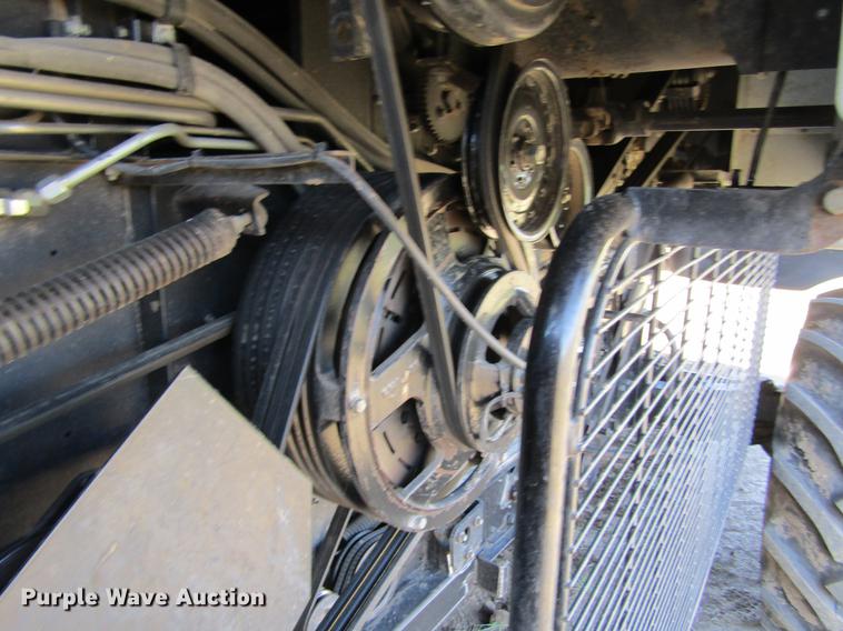 image for item DE6765 1995 Gleaner R62 combine