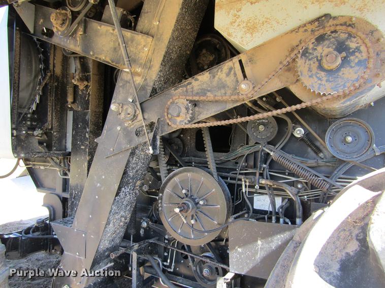 image for item DE6765 1995 Gleaner R62 combine