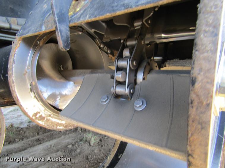 image for item DE6765 1995 Gleaner R62 combine