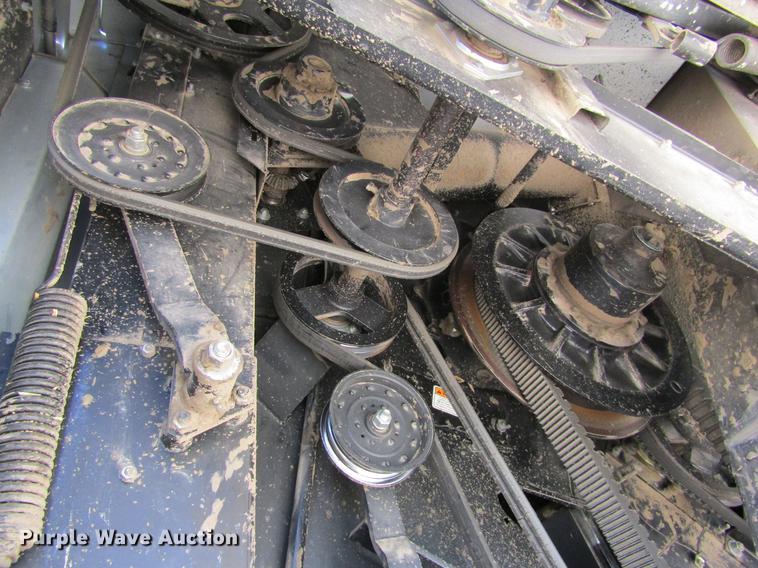 image for item DE6765 1995 Gleaner R62 combine