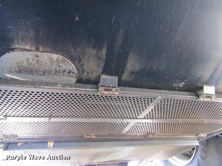 image for item DE6765 1995 Gleaner R62 combine