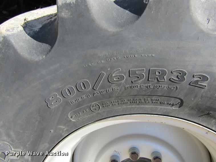 image for item DE6765 1995 Gleaner R62 combine