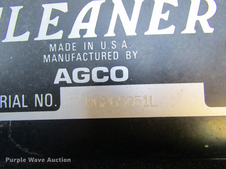 image for item DE6765 1995 Gleaner R62 combine