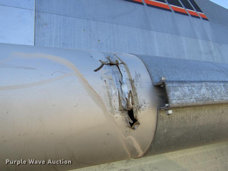 image for item DE6765 1995 Gleaner R62 combine