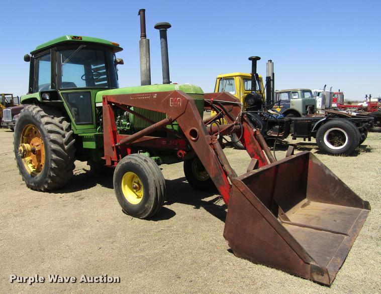 image for item DE6767 1976 John Deere 4430 tractor
