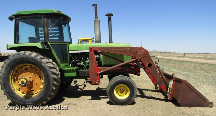 image for item DE6767 1976 John Deere 4430 tractor