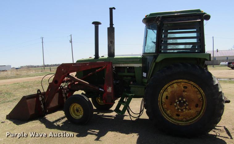 image for item DE6767 1976 John Deere 4430 tractor