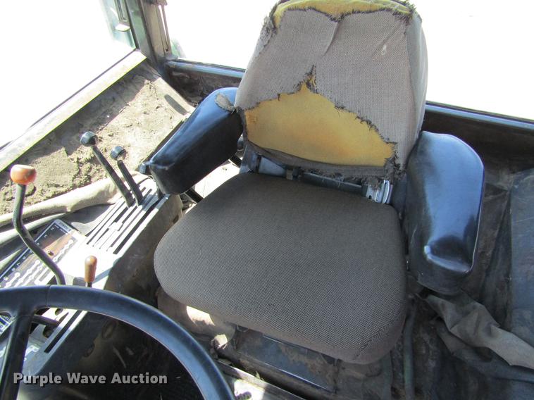 image for item DE6767 1976 John Deere 4430 tractor