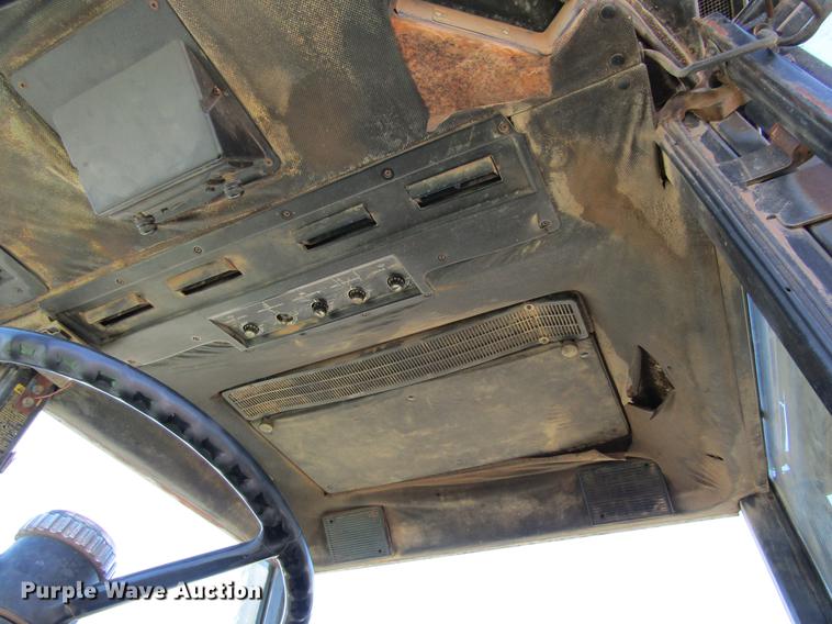 image for item DE6767 1976 John Deere 4430 tractor