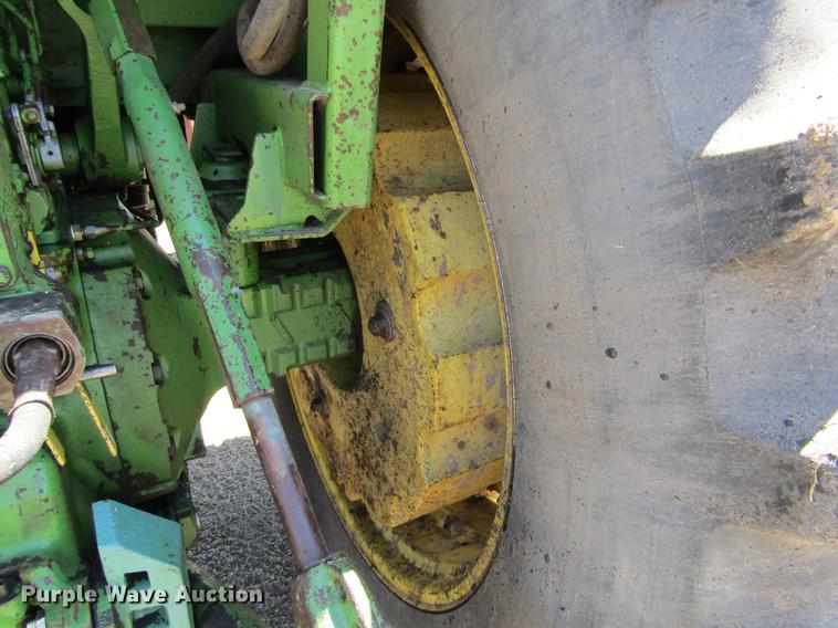 image for item DE6767 1976 John Deere 4430 tractor