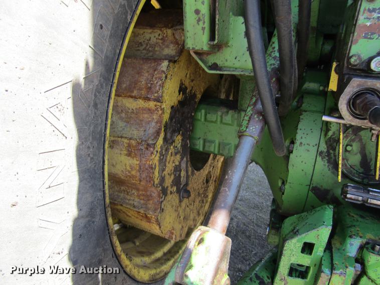 image for item DE6767 1976 John Deere 4430 tractor