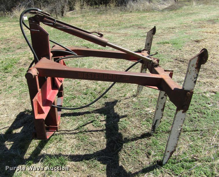 image for item DE6767 1976 John Deere 4430 tractor