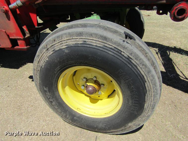 image for item DE6767 1976 John Deere 4430 tractor