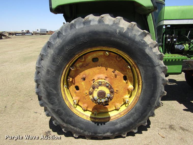 image for item DE6767 1976 John Deere 4430 tractor