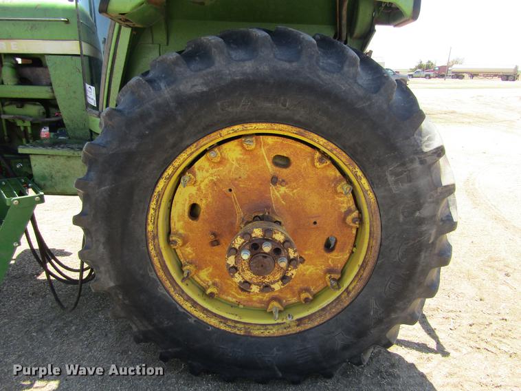 image for item DE6767 1976 John Deere 4430 tractor