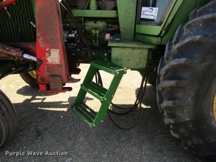 image for item DE6767 1976 John Deere 4430 tractor