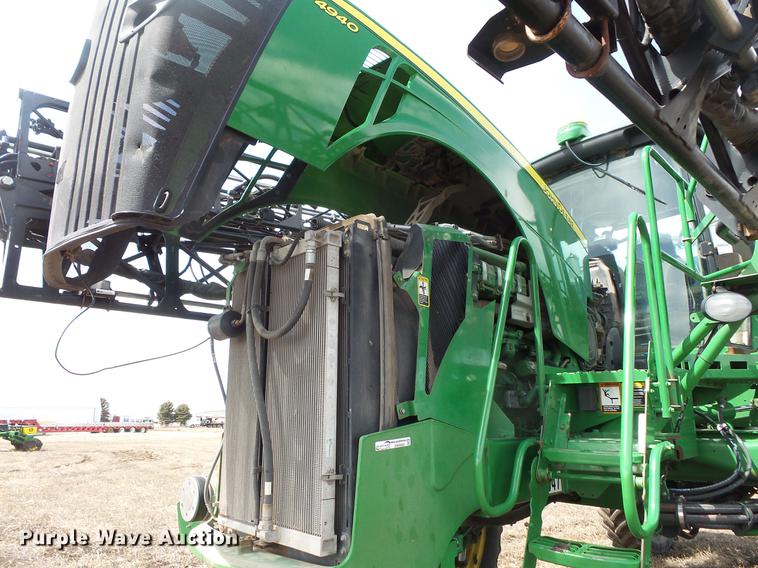 image for item DW9660 2013 John Deere 4940 sprayer