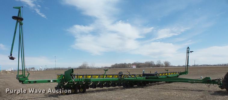 image for item DW9661 John Deere 1770 Max Emerge Plus conservation planter