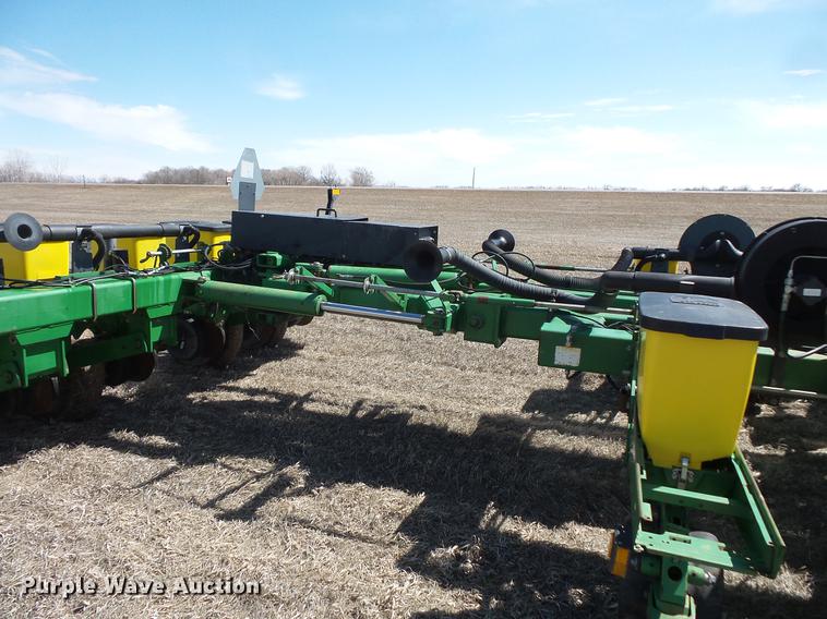 image for item DW9661 John Deere 1770 Max Emerge Plus conservation planter