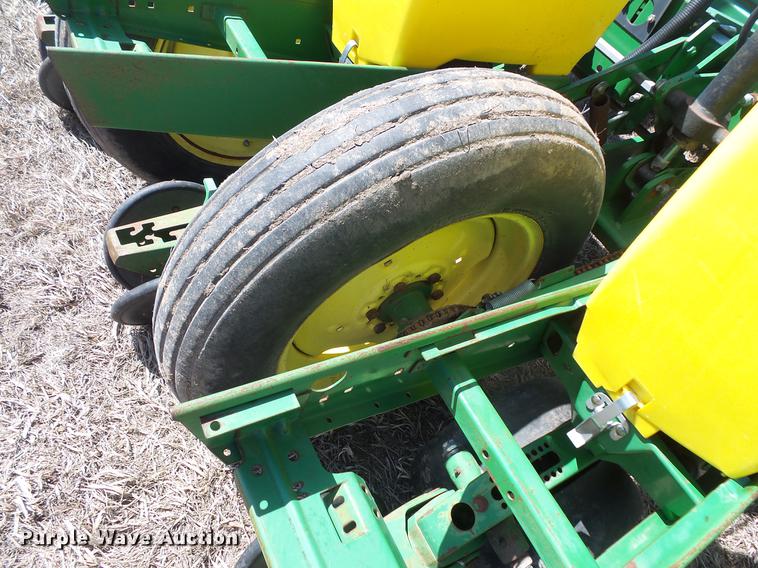 image for item DW9661 John Deere 1770 Max Emerge Plus conservation planter