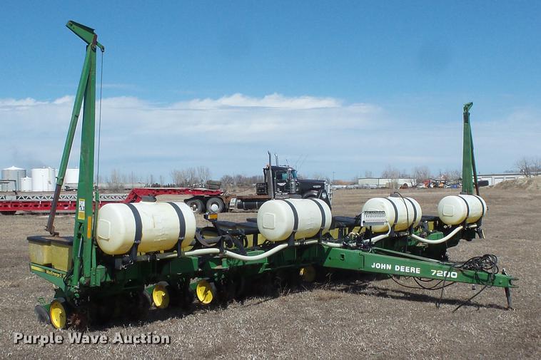 image for item DW9704 John Deere 7200 Max Emerge 2 planter