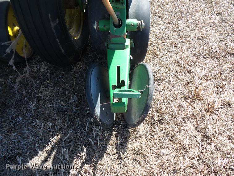 image for item DW9704 John Deere 7200 Max Emerge 2 planter